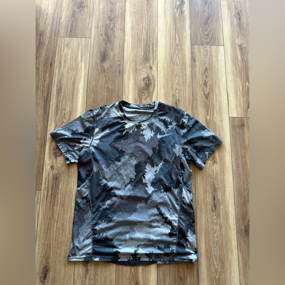Nike Men's pro hypercool fitted short sleeve shirt size XL - Picture 1 of 5